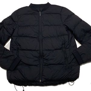 6 / Lululemon weightless wunder Jacket